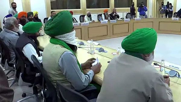 விவசாயிகள்-மத்திய அரசு 10-ம் கட்ட பேச்சுவார்த்தை நாளை தள்ளிவைப்பு... தீர்வு கிடைக்குமா?