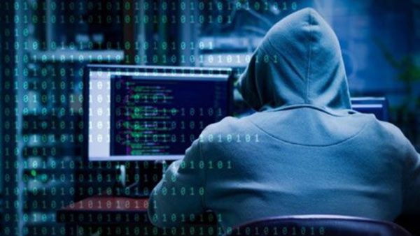 அபேஸ்.. 3.3 லட்சம் இந்தியர்களின் வங்கி கணக்கு விபரங்கள்!