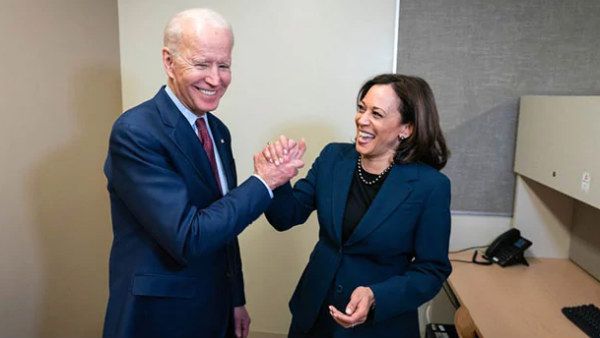 வெறுப்பை வெல்லும் கோலம்.. பதவியேற்கும் விழாவில் பைடன், கமலா ஹாரிஸை கோலமிட்டு வரவேற்கும் இந்தியர்கள்!