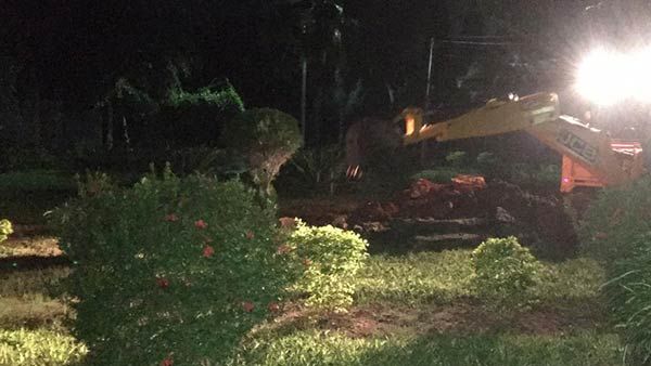 யாழ்ப்பாணம் பல்கலைக்கழகத்தில் முள்ளிவாய்க்கால் நினைவிடம் நள்ளிரவில் இடிப்பு - இலங்கையில் பதற்றம்