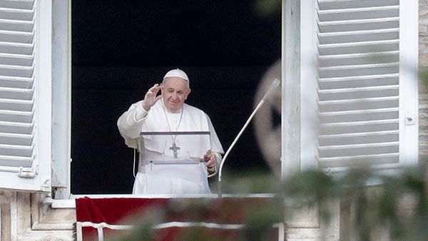 கொரோனா தடுப்பூசியை எடுத்துக்கொண்ட போப் ஆண்டவர்!
