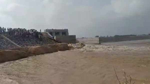 தளவனூர் தடுப்பணை உடைந்தது-பொன்முடி தலைமையில் திமுக திடீர் போராட்டம்- அமைச்சர் சிவி சண்முகம் விளக்கம்