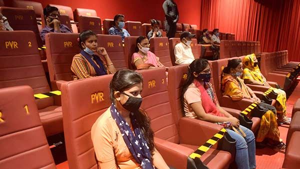 பிப்.28 வரை தளர்வுகளுடன் லாக்டவுன் நீட்டிப்பு- தியேட்டர்களில் அதிகமான இருக்கைகளுக்கு அனுமதி!