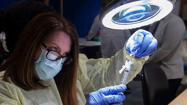 தடுப்பூசி போட்டுக்கொள்ளும் முதியவர்கள் பலி... ஐரோப்பிய ஆராய்ச்சியாளர்களின் அதிர்ச்சி ரிப்போர்ட்