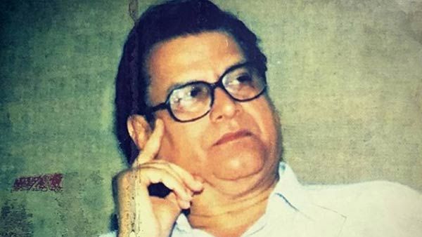 விழா மேடையில் சரஸ்வதி படம் இருந்ததற்கு எதிர்ப்பு... இலக்கிய விருதை வாங்க மறுத்த மராத்திய கவிஞர்!