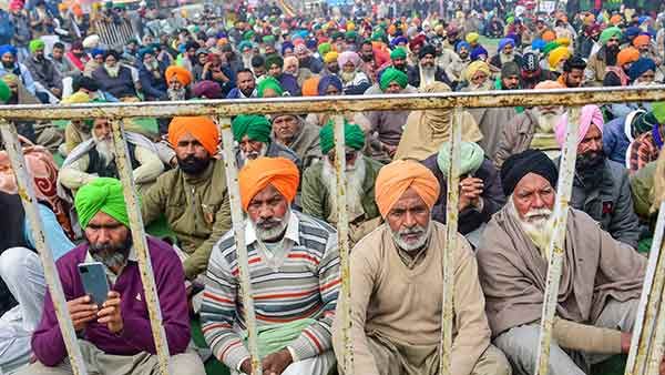 போராடும் விவசாயிகள்... தேச விரோதிகளை போல நடத்தப்படுகிறார்கள்... கொந்தளிக்கும் எதிர்க்கட்சி எம்பிகள்