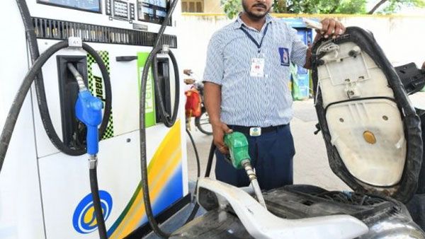 சென்னையில் சதத்தை நெருங்கும் பெட்ரோல் விலை... பெட்ரோல் 1 லி. ரூ..91.45; டீசல் 1 லி. ரூ.84.77!