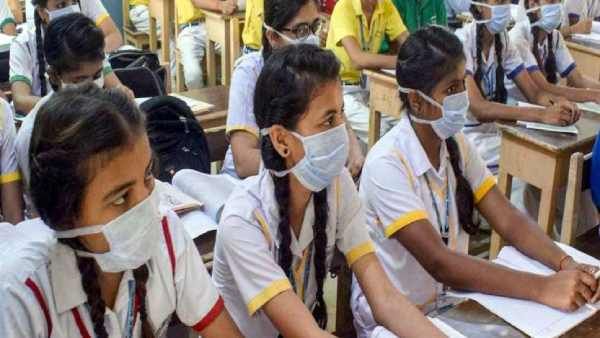 கேரளத்தில் அடங்க மறுக்கும் கொரோனா... இரண்டு பள்ளிகளில் 190 மாணவர்கள், 70 ஆசிரியர்களுக்கு பாதிப்பு!