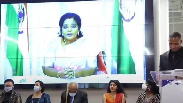 அரசியல்வாதி மட்டுமல்ல அன்பான அக்கா தமிழிசை சவுந்தராஜனுக்கு மகளிர் தினத்தில் சர்வதேச விருது