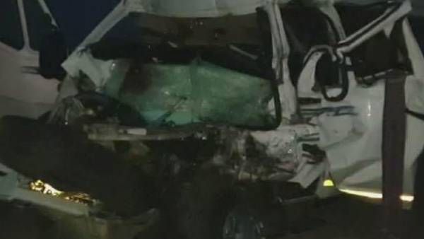 ஸ்ரீசைலம் கோவிலுக்கு சென்று திரும்பியபோது சோகம்:சாலை விபத்தில் சென்னையை சேர்ந்த 8 பேர் உயிரிழப்பு!