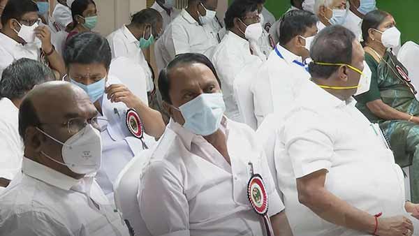 பசை பார்ட்டிகளுக்கு அதிமுகவில் சீட்.. சொந்த தொகுதிகள் கிடைத்ததால் உற்சாகத்தில் வேட்பாளர்கள்