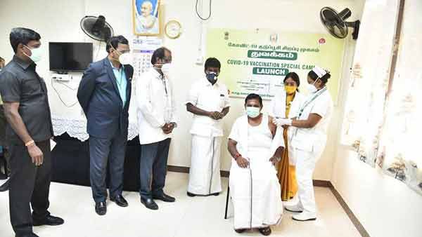 கொரோனா தடுப்பூசி போட்டுக்கொண்ட முதல்வர் - 60 வயதுக்கு மேற்பட்டவர்கள் தடுப்பூசி போட வலியுறுத்தல்