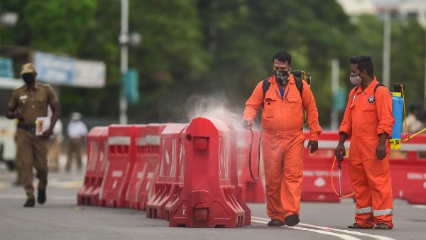 கொரோனா மீண்டும் கோரத்தாண்டம்.. புதிய வழிகாட்டு நெறிமுறை வெளியீடு.. மத்திய அரசு அதிரடி உத்தரவு