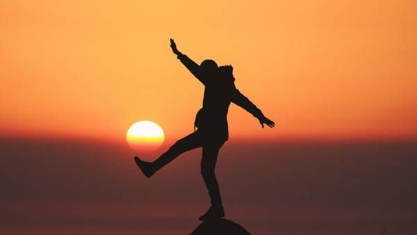 வாழ்க்கையில்.. 10%தான் நிஜம்.. 90% வெறும் ரியாக்ஷன்தான்!