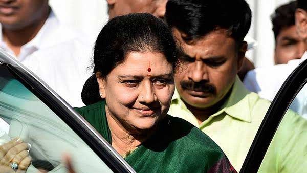 அரசியல் துறவறம் : மகாசிவராத்திரியில் அகஸ்தியர் கோவிலில் வழிபட்டு ஆன்மீக பயணம் கிளம்பும் சசிகலா