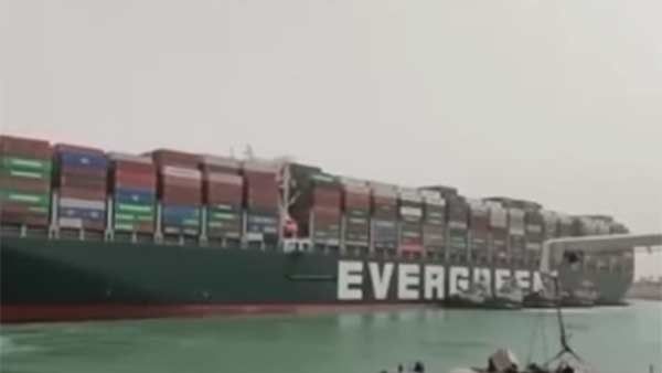 2 லட்சம் டன்.. ராட்சச சரக்கு கப்பலை திடீரென திருப்பியது எப்படி?.. வழிவிட்ட இயற்கை.. சூட்சமம் இதுதான்