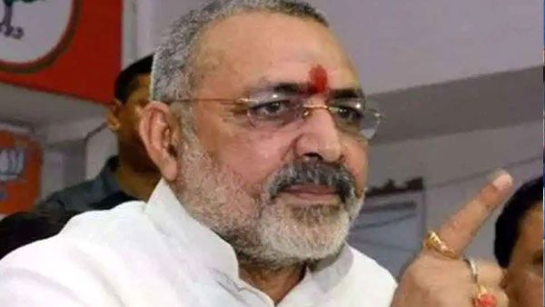 நெருங்கும் தேர்தல்.. அதிகாரிகளை அடித்து, மண்டையை பிளந்துவிடுங்கள்.. பாஜக அமைச்சரின் சர்ச்சை பேச்சு