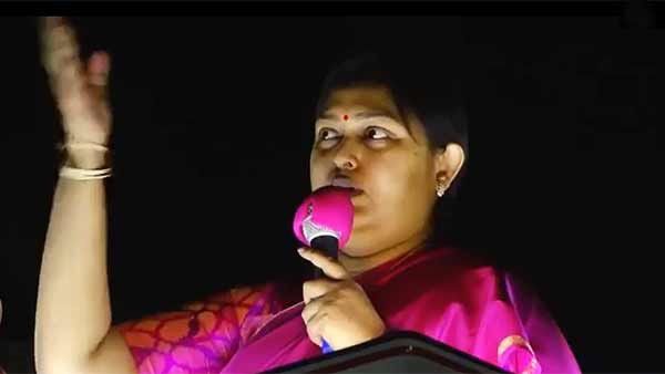 விறுவிறுப்பாக பிரச்சாரம் செய்த விந்தியா.. வேனில் பார்த்தால் சீட் கிடைக்காத சிட்டிங் எம்எல்ஏ!