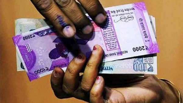 யாரு சாமி நீ... வாக்காளர்களுக்கு பணம் கொடுக்க.. வங்கியிலேயே கடன் கேட்ட வேட்பாளர்.. மேனேஜர் செம ஷாக்