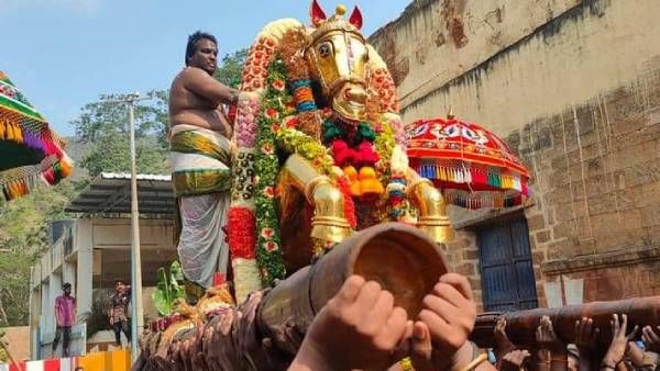 மதுரை சித்திரை திருவிழா புராண கதை: வைகை உருவாக கை வைத்த சிவ பெருமான்... கால் பதித்த கள்ளழகர்