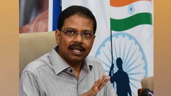 வேளச்சேரியில் பைக்கில் தூக்கிச் சென்றது வாக்குப் பதிவு இயந்திரம் இல்லையாம்.. தேர்தல் ஆணையம் விளக்கம்