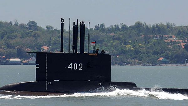 இந்தோனேசிய நீர்மூழ்கிக்கப்பல் திடீர் மாயம்.. உள்ளிருக்கும் 53 பேர் நிலை என்ன? தேடுதல்வேட்டை தீவிரம்