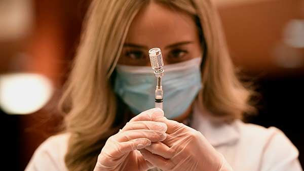 ஆக்ஸ்போர்ட் தடுப்பூசியை தொடர்ந்து... இதிலும் ரத்த உறைதல் பிரச்னை.. அமெரிக்காவில் தற்காலிக தடை