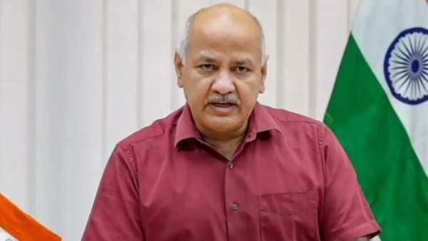 தனியார் மருத்துவமனைகளுக்கு மட்டும் எப்படி தடுப்பூசி கிடைக்குது?மத்திய அரசுக்கு மணீஷ் சிசோடியா கேள்வி