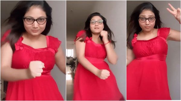 டாட்டூ போட்ட இடத்தை க்யூட்டாக காட்டிய ரோஜா.. பார்த்து பரவசமான ரசிகர்கள்!