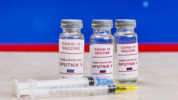 குட் நியூஸ்.. இந்தியா வந்தடைந்த ஸ்புட்னிக் வி தடுப்பூசிகள்.. தட்டுப்பாடு விரைவில் சரியாகும்?