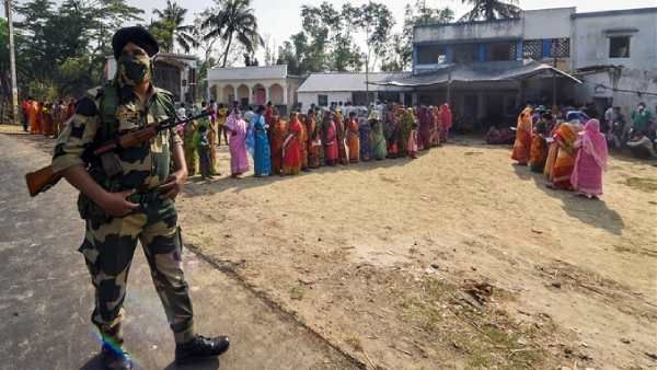 துப்பாக்கிச்சூடு நடத்திய சிஆர்பிஎப் மீது என்ன நடவடிக்கை? தேர்தல் ஆணையத்துக்கு திரிணாமுல் கடிதம்!