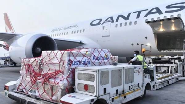 உலக நாடுகளிடம் இருந்து குவியும் மருத்துவ உதவிகள்.. 92 ஆக்சிஜன் செறியூட்டிகளை அனுப்பிய டென்மார்க்