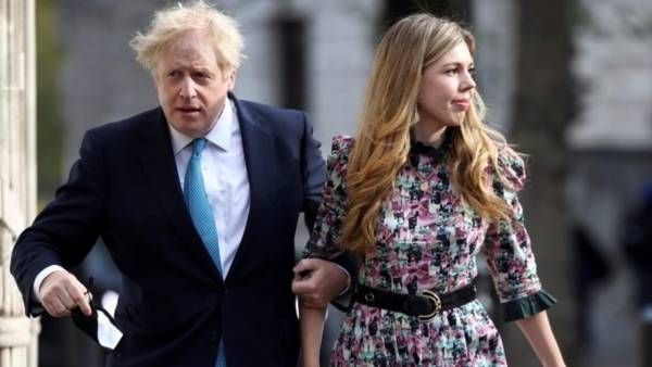 கடந்த ஆண்டு குழந்தை.. இந்தாண்டு திருமணம்.. ரகசியமாக காதலியை மணந்தார் போரிஸ் ஜான்சன்!