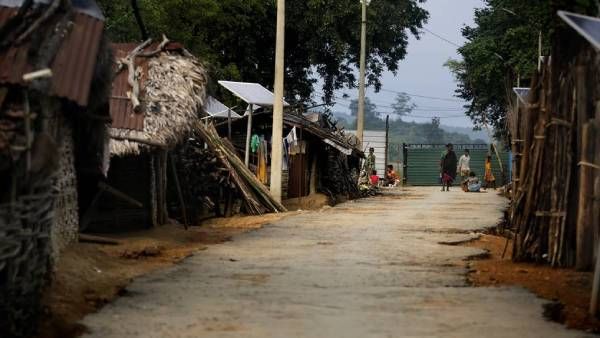 25 கி.மீ தூரத்தில்தான் ரோடு.. காட்டுக்குள் கிராமம்.. அங்கேயும் கொரோனா.. தடுப்பூசிதான் ஒரே வழி மக்களே