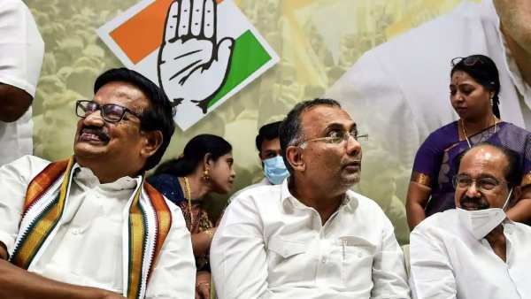 18 எம்.எல்.ஏக்கள்.. காங். சட்டசபை குழு தலைவர் பதவிக்கு போட்டா போட்டி- நாளை வாக்கெடுப்பாம்!