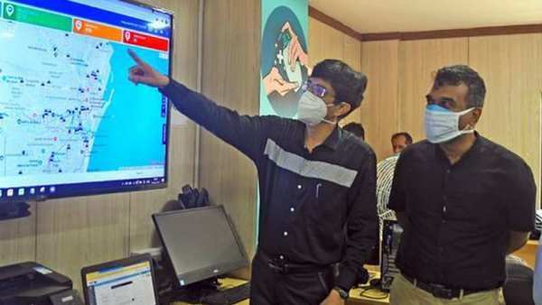 வைரஸ் பரவலை கட்டுப்படுத்த... அமைக்கப்பட்ட கொரோனா வார் ரூம்.. மாவட்ட வாரியாக தொடர்பு எண்கள் அறிவிப்பு