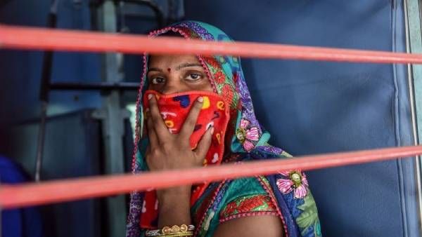 குஜராத்தில்.. ஒரே நாளில் 5246 பேருக்கு கொரோனா.. 8 முக்கிய நகரங்களில் கேஸ்கள் தொடர்ந்து சரிவு