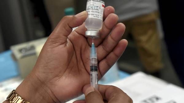 அனைத்து கொரோனா தடுப்பூசி மையங்களிலும்.. மாற்றுத்திறனாளிகளுக்கு முன்னுரிமை.. தமிழக அரசு சபாஷ் உத்தரவு