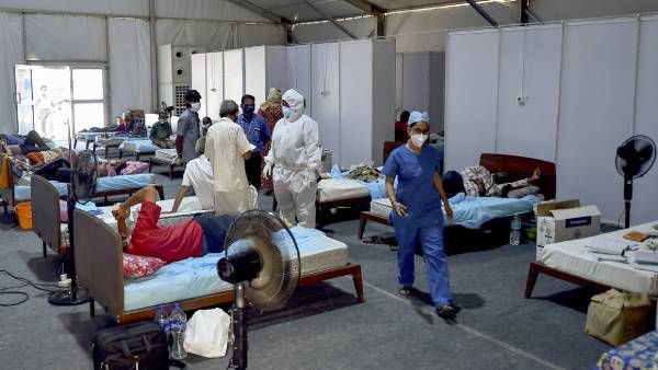 தலைநகர் டெல்லியில் தொடர்ந்து குறையும் கொரோனா பாதிப்பு.. மருத்துவமனைகளில் காலியாகும் படுக்கைகள்
