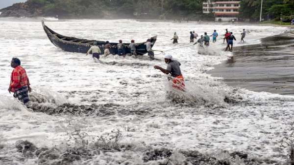 3 ஆண்டுகளில் அரபிக் கடலில் 10, வங்கக் கடலில் 10.. கேரளாவை தாக்கிய 20 புயல்கள்.. காரணம் என்ன?
