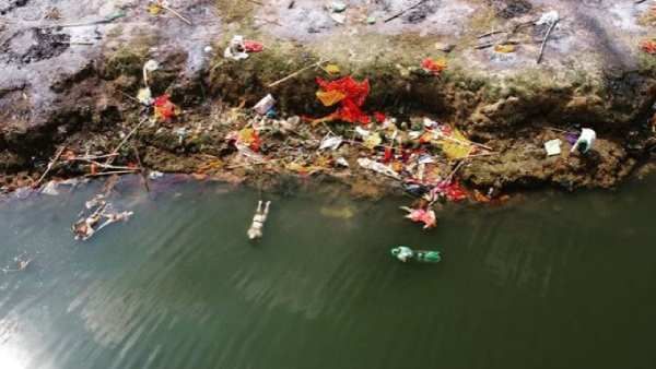 'கங்கையின் துயரம்'.. வற்றாத ஜீவநதியில் சடலங்கள் மிதப்பதன் மர்மம் என்ன.. நேரடி அதிர்ச்சி ரிப்போர்ட்