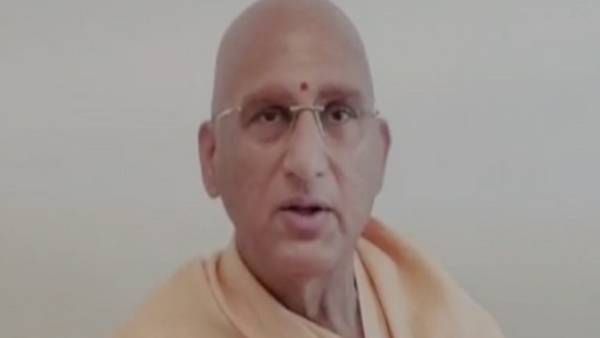 எல்லாம் பொய்.. கும்பமேளாவை அரசியலாக்குவதை நிறுத்துங்க.. சுவாமி அவ்தேஷானந்த் கிரி மகராஜ் கண்டனம்