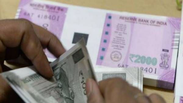 கொரோனா நிவாரண நிதி.. முதல் தவணை ரூ 2000ஐ மே மாதம் பெற முடியாதவர்கள்.. ஜூனில் பெறலாம்.. தமிழக அரசு