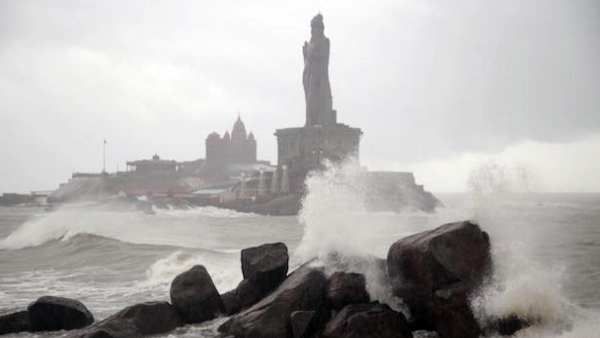 டவ் தே புயலால்.. கன்னியாகுமரியை உலுக்கி எடுத்த பெரு மழை!