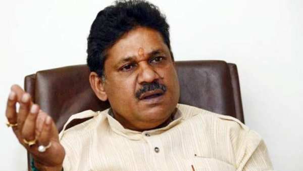 ஐபிஎல்ல நிறுத்துங்க... வீரர்களோட உயிரோட விளையாடாதீங்க... முன்னாள் வீரர் கோரிக்கை