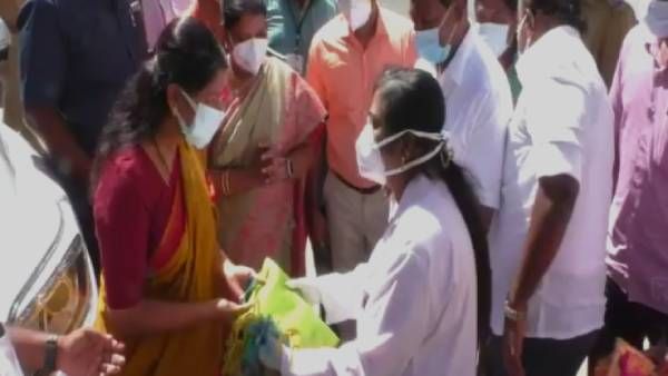 தூத்துக்குடி அரசு மருத்துவமனைக்கு ரூ.16.50 லட்சம் மருத்துவ உபகரணங்கள்.. மோகன் சி லாசரஸ் வழங்கினார்