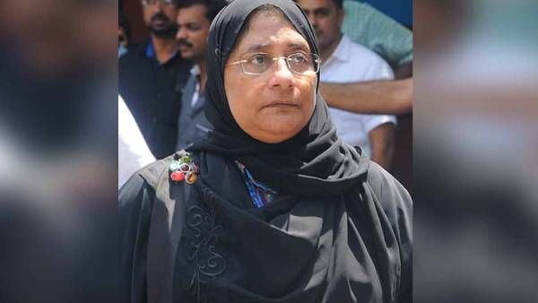 106 பேரிடம் ரூ.6 கோடி மோசடி செய்து விட்டதாக.. முன்னாள் அமைச்சர் நிலோபர் கபீல் மீது போலீசில் புகார்!