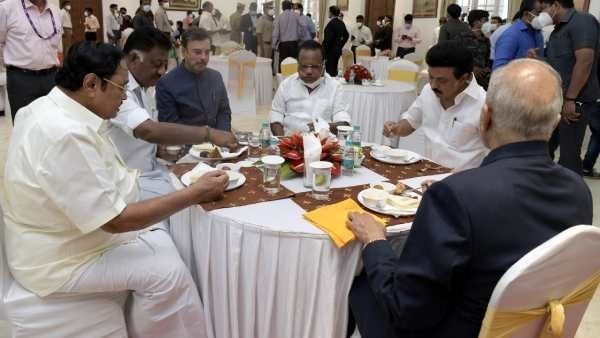 'லீடர்'.. 12வது வரிசை தந்த அதிமுகவை.. அருகிலேயே அமர வைத்து அழகு பார்த்த ஸ்டாலின்.. மாஸ் சம்பவம்!