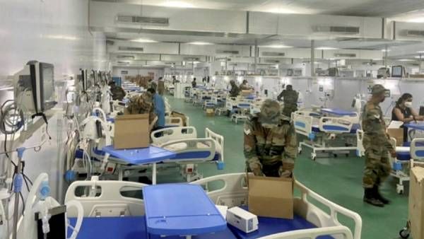 காலி ஆக்ஸிஜன் சிலிண்டர்களை மீண்டும் கொண்டுவாங்க.. எவரெஸ்டில் ஏறுபவர்களிடம் நேபாளம் வேண்டுகோள்