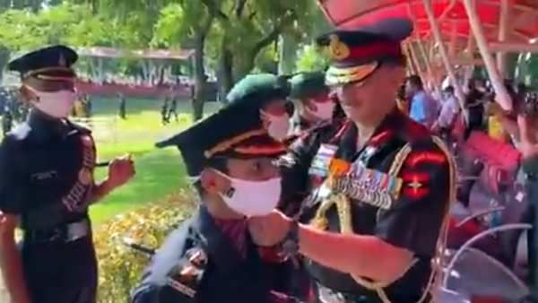 புல்வாமா தாக்குதலில் வீரமரணமடைந்த ராணுவ வீரர்.. கணவர் வழியில் ராணுவத்தில் சேர்ந்த மனைவி!